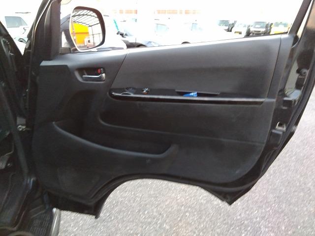 ハイエースバン スーパーＧＬダークプライム☆ディーゼル☆後席Ｍ☆ベッドキッド　ディーゼル☆１オーナー☆ベッドキッド☆革調シート☆テーブル＆ウッドパネル☆ＬＥＤテール☆シーケンシャルウィンカ☆Ｈｅａｒｔｓホイール☆ホワイトレター☆ルーフキャリア☆フロントリップ☆ナビ☆後席モニター（55枚目）