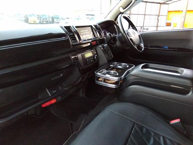 ハイエースバン スーパーＧＬダークプライム☆ディーゼル☆後席Ｍ☆ベッドキッド　ディーゼル☆１オーナー☆ベッドキッド☆革調シート☆テーブル＆ウッドパネル☆ＬＥＤテール☆シーケンシャルウィンカ☆Ｈｅａｒｔｓホイール☆ホワイトレター☆ルーフキャリア☆フロントリップ☆ナビ☆後席モニター（59枚目）