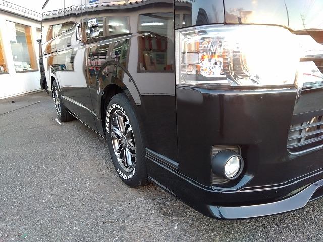 ハイエースバン スーパーＧＬダークプライム☆ディーゼル☆後席Ｍ☆ベッドキッド　ディーゼル☆１オーナー☆ベッドキッド☆革調シート☆テーブル＆ウッドパネル☆ＬＥＤテール☆シーケンシャルウィンカ☆Ｈｅａｒｔｓホイール☆ホワイトレター☆ルーフキャリア☆フロントリップ☆ナビ☆後席モニター（72枚目）