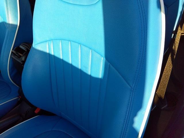 ＭＩＮＩ クーパーＳＤ☆革調シートカバー☆修復無し☆禁煙車☆　メーカーナビ・ＭＩＮＩＭＡＸヴィンテージＦａｃｅメーター・ミラー内臓ＥＴＣ・レザー調ブルーカラーシートカバー・１７インチブラックホイール・メーター改ざんの流通歴ありますが車検証上は改ざんになりません。（17枚目）