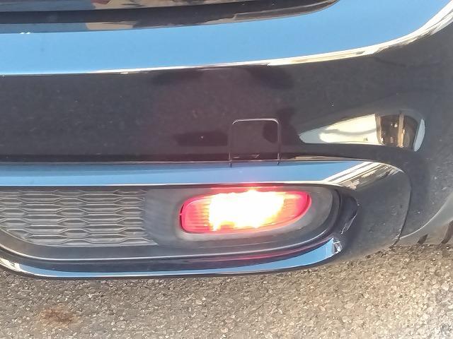 ＭＩＮＩ クーパーＳＤ☆革調シートカバー☆修復無し☆禁煙車☆　メーカーナビ・ＭＩＮＩＭＡＸヴィンテージＦａｃｅメーター・ミラー内臓ＥＴＣ・レザー調ブルーカラーシートカバー・１７インチブラックホイール・メーター改ざんの流通歴ありますが車検証上は改ざんになりません。（54枚目）