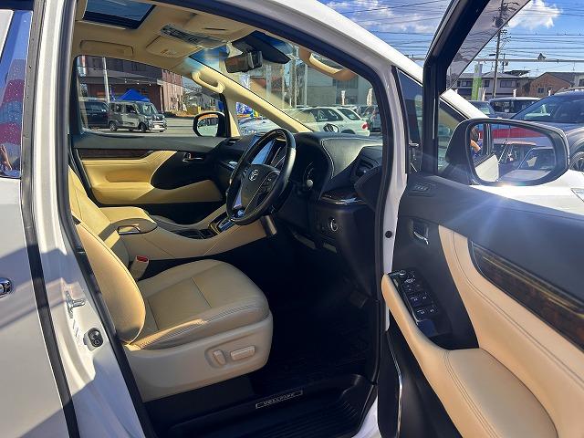 ヴェルファイア ２．５Ｖ☆サンルーフ☆大型ナビ＆後席モニター☆試乗出来ます☆　サンルーフ☆モデリスタエアロ☆１２．１型フリップダウン☆純正９インチナビ☆ＤＶＤ再生☆Ｂｌｕｅｔｏｏｔｈ☆バックカメラ☆ＥＴＣ☆両側電動スライドドア☆電動トランクドア☆衝突軽減システム☆試乗出来ます☆（11枚目）