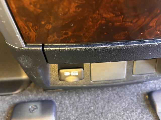 ヴェルファイア ２．５Ｖ☆サンルーフ☆大型ナビ＆後席モニター☆試乗出来ます☆　サンルーフ☆モデリスタエアロ☆１２．１型フリップダウン☆純正９インチナビ☆ＤＶＤ再生☆Ｂｌｕｅｔｏｏｔｈ☆バックカメラ☆ＥＴＣ☆両側電動スライドドア☆電動トランクドア☆衝突軽減システム☆試乗出来ます☆（50枚目）