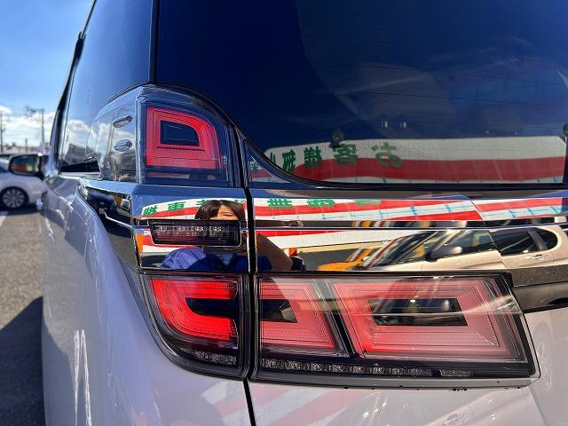 ヴェルファイア ２．５Ｖ☆サンルーフ☆大型ナビ＆後席モニター☆試乗出来ます☆　サンルーフ☆モデリスタエアロ☆１２．１型フリップダウン☆純正９インチナビ☆ＤＶＤ再生☆Ｂｌｕｅｔｏｏｔｈ☆バックカメラ☆ＥＴＣ☆両側電動スライドドア☆電動トランクドア☆衝突軽減システム☆試乗出来ます☆（65枚目）