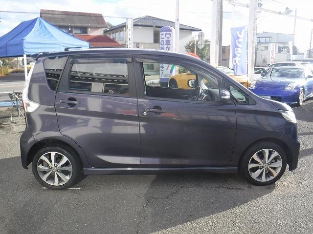 デイズ ハイウェイスターＧターボ☆全方位アラウンドカメラ☆禁煙車☆　社外ナビ・Ｂｌｕｅｔｏｏｔｈ・全方位アラウンドカメラ・ドラレコ・電格ウィンカーミラー・キセノン＆オートライト・純正フルエアロ・純正１５インチアルミ・インテリジェントキー＆プッシュスタート（5枚目）