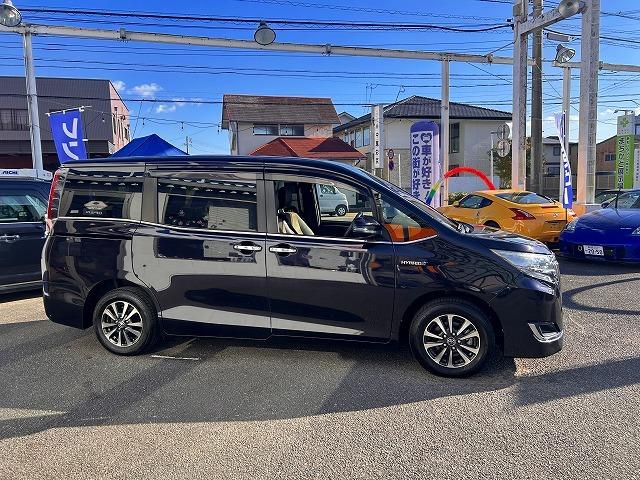 エスクァイア ＨＶ－Ｇｉプレミアム☆後期型☆９型ナビ☆半革シート☆試乗ＯＫ　☆後期型☆９型ナビ☆Ｂｌｕｅｔｏｏｔｈ☆バックカメラ☆ＥＴＣ☆ハーフレザー＆ヒーター☆ステアヒーター☆クルーズコントロール☆ＬＥＤオートハイビーム☆ＬＥＤフォグ☆ワンタッチ両側電動ドア☆試乗出来ます☆（6枚目）