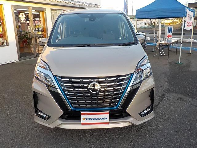 セレナ ｅパワーＨＳＶ☆後期型☆１０型ナビ☆後席Ｍ☆走行４．０万ｋｍ　☆後期型☆１０型ナビ☆ＤＶＤ＆ブルーレイ再生☆Ｂｌｕｅｔｏｏｔｈ☆フリップダウンモニター☆デジタルインナーミラー☆ナビ連動ドラレコ＆ＥＴＣ☆全方位カメラ☆プロパイロット操舵支援☆走行４．０万☆試乗ＯＫ（3枚目）