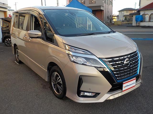 セレナ ｅパワーＨＳＶ☆後期型☆１０型ナビ☆後席Ｍ☆走行４．０万ｋｍ　☆後期型☆１０型ナビ☆ＤＶＤ＆ブルーレイ再生☆Ｂｌｕｅｔｏｏｔｈ☆フリップダウンモニター☆デジタルインナーミラー☆ナビ連動ドラレコ＆ＥＴＣ☆全方位カメラ☆プロパイロット操舵支援☆走行４．０万☆試乗ＯＫ（4枚目）