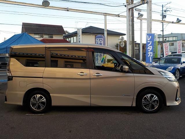 セレナ ｅパワーＨＳＶ☆後期型☆１０型ナビ☆後席Ｍ☆走行４．０万ｋｍ　☆後期型☆１０型ナビ☆ＤＶＤ＆ブルーレイ再生☆Ｂｌｕｅｔｏｏｔｈ☆フリップダウンモニター☆デジタルインナーミラー☆ナビ連動ドラレコ＆ＥＴＣ☆全方位カメラ☆プロパイロット操舵支援☆走行４．０万☆試乗ＯＫ（9枚目）