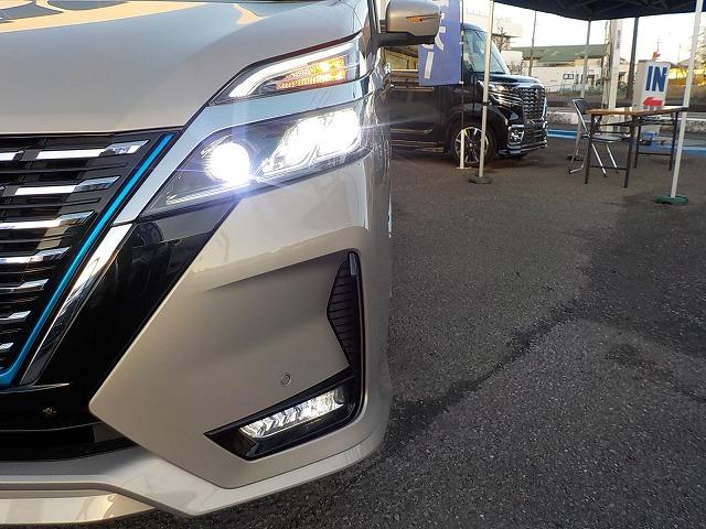 セレナ ｅパワーＨＳＶ☆後期型☆１０型ナビ☆後席Ｍ☆走行４．０万ｋｍ　☆後期型☆１０型ナビ☆ＤＶＤ＆ブルーレイ再生☆Ｂｌｕｅｔｏｏｔｈ☆フリップダウンモニター☆デジタルインナーミラー☆ナビ連動ドラレコ＆ＥＴＣ☆全方位カメラ☆プロパイロット操舵支援☆走行４．０万☆試乗ＯＫ（11枚目）