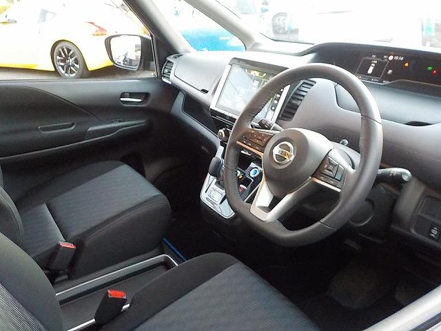 セレナ ｅパワーＨＳＶ☆後期型☆１０型ナビ☆後席Ｍ☆走行４．０万ｋｍ　☆後期型☆１０型ナビ☆ＤＶＤ＆ブルーレイ再生☆Ｂｌｕｅｔｏｏｔｈ☆フリップダウンモニター☆デジタルインナーミラー☆ナビ連動ドラレコ＆ＥＴＣ☆全方位カメラ☆プロパイロット操舵支援☆走行４．０万☆試乗ＯＫ（75枚目）