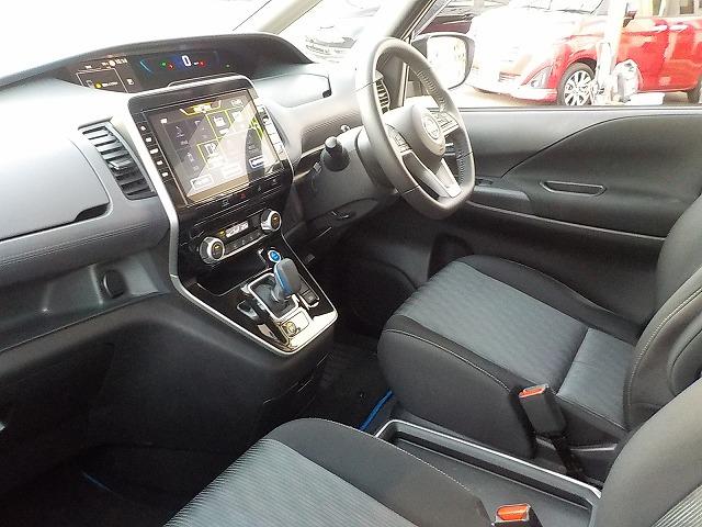 セレナ ｅパワーＨＳＶ☆後期型☆１０型ナビ☆後席Ｍ☆走行４．０万ｋｍ　☆後期型☆１０型ナビ☆ＤＶＤ＆ブルーレイ再生☆Ｂｌｕｅｔｏｏｔｈ☆フリップダウンモニター☆デジタルインナーミラー☆ナビ連動ドラレコ＆ＥＴＣ☆全方位カメラ☆プロパイロット操舵支援☆走行４．０万☆試乗ＯＫ（76枚目）