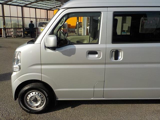 NV100クリッパーバン DXGLセーフティpkg☆ハイルーフ☆ナビBカメラ☆試乗OK ☆ナビ☆ETC☆バックカメラ☆軽減ブレーキ☆車線逸脱警報☆パーキングソナー☆ハイビームアシスト☆オーバーヘッドシェルフ☆両側スライドドア☆ライトレベライザー☆ハイルーフ☆走行4.3万km☆試乗できます(6枚目)