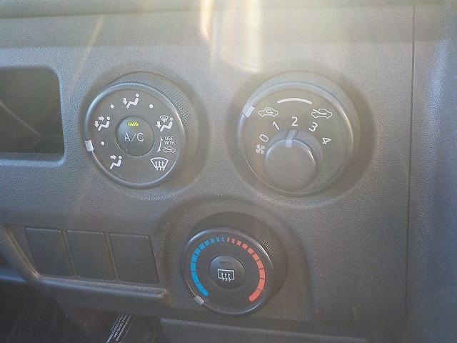 ハイエースバン ロングDX☆GLpkg☆ディーゼル☆同色バンパー☆試乗OK ☆ディーゼル☆タイミングベルト交換済み☆同色バンパー☆開閉スライドガラスナビ☆DVD再生☆Bluetooth☆バックカメラ☆ナビ連動ETC☆ドラレコ☆電格ミラー☆ベンチシート☆キーレス☆試乗出来ます☆(56枚目)