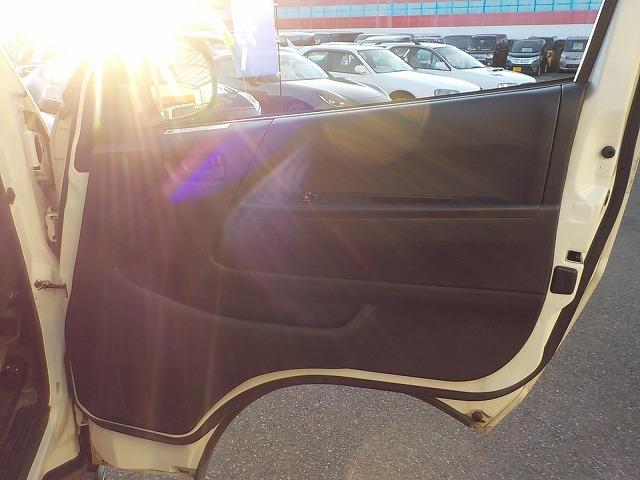 ハイエースバン ロングDX☆GLpkg☆ディーゼル☆同色バンパー☆試乗OK ☆ディーゼル☆タイミングベルト交換済み☆同色バンパー☆開閉スライドガラスナビ☆DVD再生☆Bluetooth☆バックカメラ☆ナビ連動ETC☆ドラレコ☆電格ミラー☆ベンチシート☆キーレス☆試乗出来ます☆(64枚目)