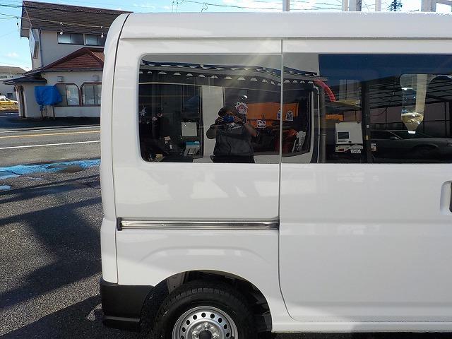 ハイゼットカーゴ DX☆軽減ブレーキ☆オートハイビーム☆ナビ☆ドラレコ☆ETC 専用ナビ☆AUX入力☆Bluetooth☆ETC☆ドラレコ☆スマートアシスト☆車線逸脱警報☆クリアランスソナー☆オートライト&オートハイビーム☆オーバーヘッドコンソール☆走行5.4万km☆試乗出来ます(13枚目)