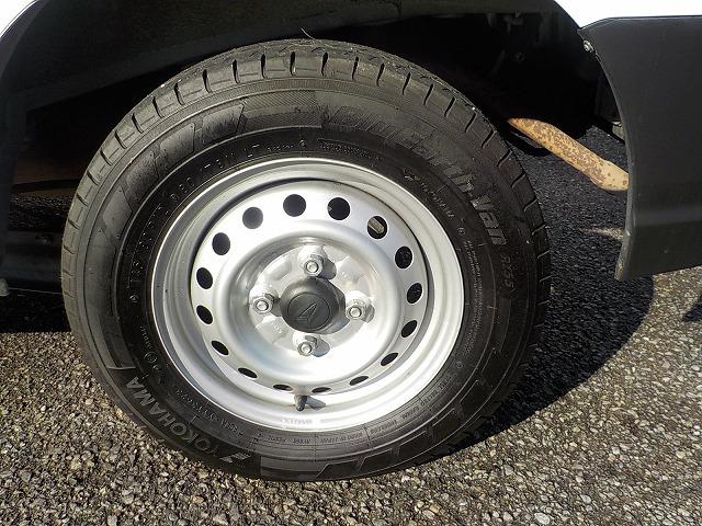 ハイゼットカーゴ DX☆軽減ブレーキ☆オートハイビーム☆ナビ☆ドラレコ☆ETC 専用ナビ☆AUX入力☆Bluetooth☆ETC☆ドラレコ☆スマートアシスト☆車線逸脱警報☆クリアランスソナー☆オートライト&オートハイビーム☆オーバーヘッドコンソール☆走行5.4万km☆試乗出来ます(24枚目)