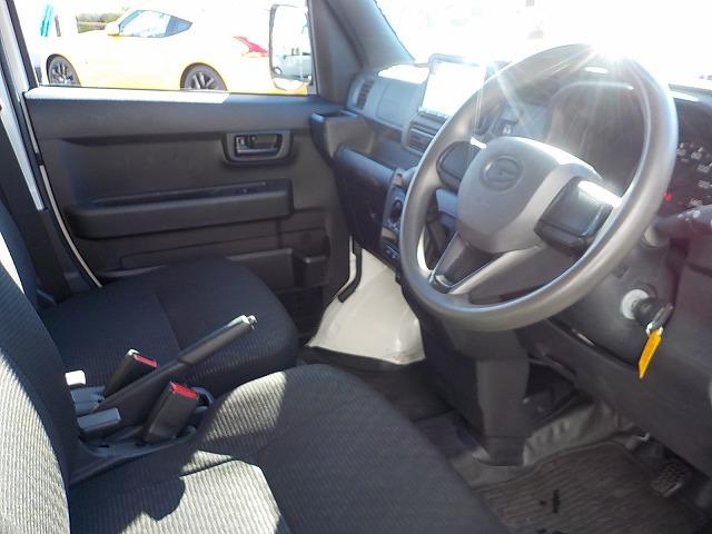 ハイゼットカーゴ DX☆軽減ブレーキ☆オートハイビーム☆ナビ☆ドラレコ☆ETC 専用ナビ☆AUX入力☆Bluetooth☆ETC☆ドラレコ☆スマートアシスト☆車線逸脱警報☆クリアランスソナー☆オートライト&オートハイビーム☆オーバーヘッドコンソール☆走行5.4万km☆試乗出来ます(63枚目)