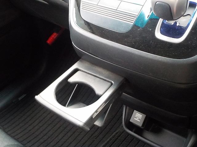 フリード＋ハイブリッド ハイブリッドＧ・ホンダセンシング　☆禁煙車☆　９インチナビ☆Ｂｌｕｅｔｏｏｔｈ☆バックカメラ☆ＡｐｐｌｅＣａｒＰｌａｙ☆ＥＴＣ☆両側電動スライドドア☆レーダークルーズ☆衝突軽減ブレーキ☆ハンドル支援☆ＬＥＤオートライト☆試乗できます（61枚目）