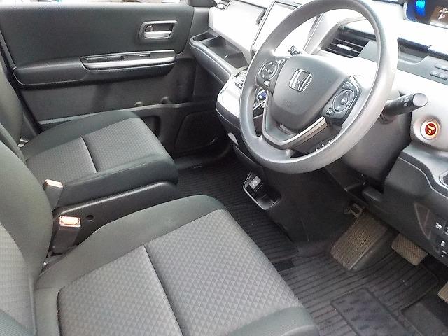 フリード＋ハイブリッド ハイブリッドＧ・ホンダセンシング　☆禁煙車☆　９インチナビ☆Ｂｌｕｅｔｏｏｔｈ☆バックカメラ☆ＡｐｐｌｅＣａｒＰｌａｙ☆ＥＴＣ☆両側電動スライドドア☆レーダークルーズ☆衝突軽減ブレーキ☆ハンドル支援☆ＬＥＤオートライト☆試乗できます（70枚目）