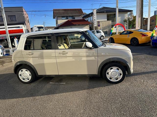 アルトラパン Ｓ　☆禁煙車☆ホワイトツートン☆レーダーブレーキサポート☆　純正オーディオ☆ＡＵＸ入力☆レーダーブレーキサポート☆パーキングソナー☆シートヒーター☆ＬＥＤオートライト＆オートハイビーム☆スマートキー＆プッシュスタート☆試乗できます（6枚目）