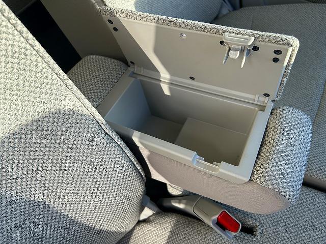 アルトラパン Ｓ　☆禁煙車☆ホワイトツートン☆レーダーブレーキサポート☆　純正オーディオ☆ＡＵＸ入力☆レーダーブレーキサポート☆パーキングソナー☆シートヒーター☆ＬＥＤオートライト＆オートハイビーム☆スマートキー＆プッシュスタート☆試乗できます（32枚目）