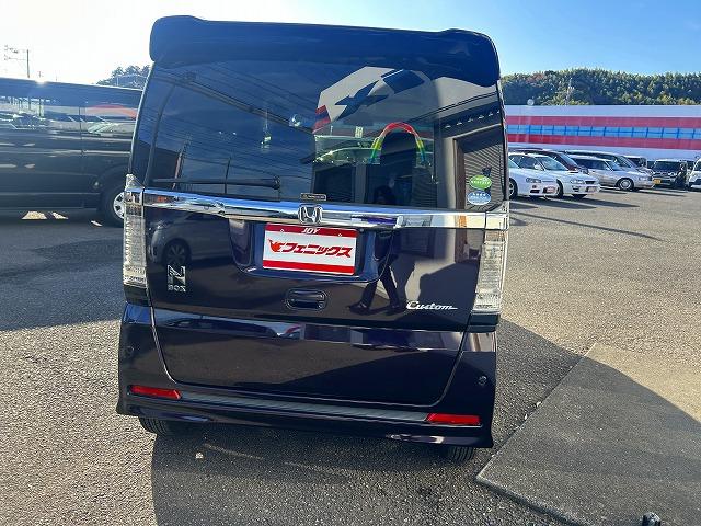 Ｎ－ＢＯＸカスタム ＳＳブラックスタイルパック☆ＣＴＢＡ☆後期モデル☆禁煙車☆　社外ナビ・ＤＶＤ再生・ＣＤ録音・Ｉｐｏｄ接続・ＵＳＢ＆ＢＴｏｏｔｈ・ＥＴＣ・前席＆ミラーヒーター・ＣＴＢＡ・オプション後席スライドシート付・ＨＩＤオートライト・車速連動ワイパー・後期型（8枚目）