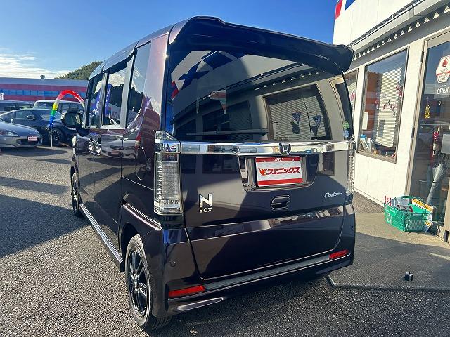 Ｎ－ＢＯＸカスタム ＳＳブラックスタイルパック☆ＣＴＢＡ☆後期モデル☆禁煙車☆　社外ナビ・ＤＶＤ再生・ＣＤ録音・Ｉｐｏｄ接続・ＵＳＢ＆ＢＴｏｏｔｈ・ＥＴＣ・前席＆ミラーヒーター・ＣＴＢＡ・オプション後席スライドシート付・ＨＩＤオートライト・車速連動ワイパー・後期型（9枚目）