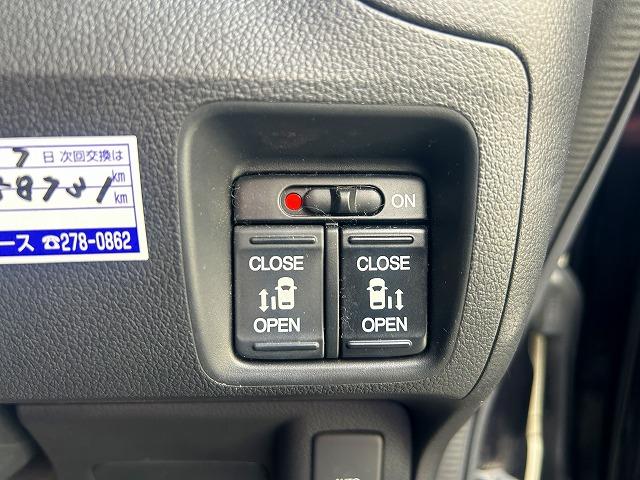 Ｎ－ＢＯＸカスタム ＳＳブラックスタイルパック☆ＣＴＢＡ☆後期モデル☆禁煙車☆　社外ナビ・ＤＶＤ再生・ＣＤ録音・Ｉｐｏｄ接続・ＵＳＢ＆ＢＴｏｏｔｈ・ＥＴＣ・前席＆ミラーヒーター・ＣＴＢＡ・オプション後席スライドシート付・ＨＩＤオートライト・車速連動ワイパー・後期型（21枚目）