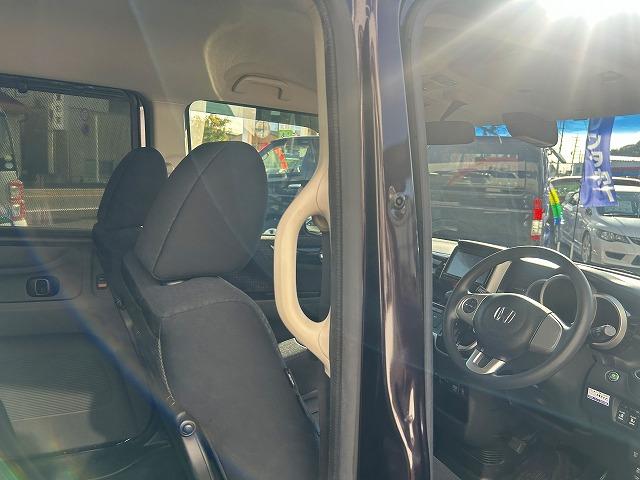 Ｎ－ＢＯＸカスタム ＳＳブラックスタイルパック☆ＣＴＢＡ☆後期モデル☆禁煙車☆　社外ナビ・ＤＶＤ再生・ＣＤ録音・Ｉｐｏｄ接続・ＵＳＢ＆ＢＴｏｏｔｈ・ＥＴＣ・前席＆ミラーヒーター・ＣＴＢＡ・オプション後席スライドシート付・ＨＩＤオートライト・車速連動ワイパー・後期型（40枚目）