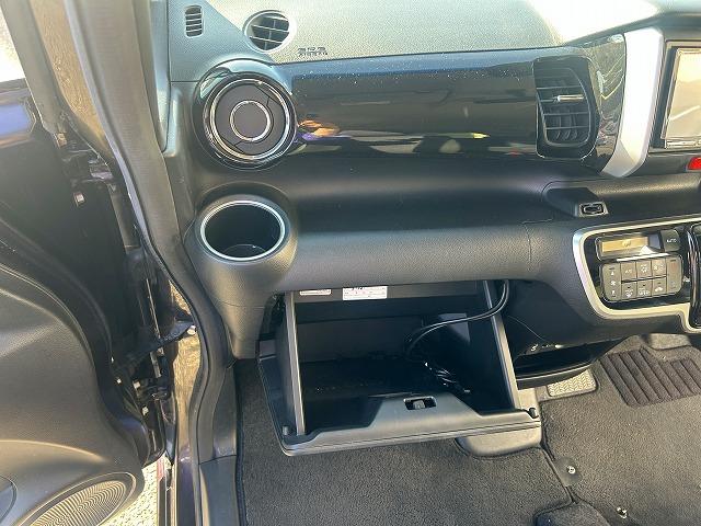 Ｎ－ＢＯＸカスタム ＳＳブラックスタイルパック☆ＣＴＢＡ☆後期モデル☆禁煙車☆　社外ナビ・ＤＶＤ再生・ＣＤ録音・Ｉｐｏｄ接続・ＵＳＢ＆ＢＴｏｏｔｈ・ＥＴＣ・前席＆ミラーヒーター・ＣＴＢＡ・オプション後席スライドシート付・ＨＩＤオートライト・車速連動ワイパー・後期型（53枚目）