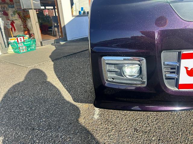 Ｎ－ＢＯＸカスタム ＳＳブラックスタイルパック☆ＣＴＢＡ☆後期モデル☆禁煙車☆　社外ナビ・ＤＶＤ再生・ＣＤ録音・Ｉｐｏｄ接続・ＵＳＢ＆ＢＴｏｏｔｈ・ＥＴＣ・前席＆ミラーヒーター・ＣＴＢＡ・オプション後席スライドシート付・ＨＩＤオートライト・車速連動ワイパー・後期型（61枚目）