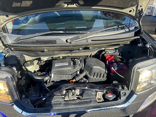 Ｎ－ＢＯＸカスタム ＳＳブラックスタイルパック☆ＣＴＢＡ☆後期モデル☆禁煙車☆　社外ナビ・ＤＶＤ再生・ＣＤ録音・Ｉｐｏｄ接続・ＵＳＢ＆ＢＴｏｏｔｈ・ＥＴＣ・前席＆ミラーヒーター・ＣＴＢＡ・オプション後席スライドシート付・ＨＩＤオートライト・車速連動ワイパー・後期型（68枚目）