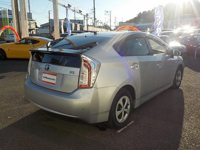 プリウス Ｓ　☆禁煙車☆ナビ☆ＥＴＣ☆バックカメラ☆　８インチナビ☆Ｂｌｕｅｔｏｏｔｈ☆バックカメラ☆フルセグＴＶ☆ＣＤ・ＤＶＤ・ＳＤ再生☆音楽録音☆ステアリモコン☆ビルトインＥＴＣ☆純正１５インチＡＷ☆キセノンオートライト☆クリアランスソナー☆試乗ＯＫ（8枚目）