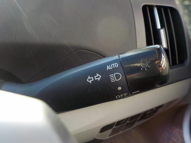 プリウス Ｓ　☆禁煙車☆ナビ☆ＥＴＣ☆バックカメラ☆　８インチナビ☆Ｂｌｕｅｔｏｏｔｈ☆バックカメラ☆フルセグＴＶ☆ＣＤ・ＤＶＤ・ＳＤ再生☆音楽録音☆ステアリモコン☆ビルトインＥＴＣ☆純正１５インチＡＷ☆キセノンオートライト☆クリアランスソナー☆試乗ＯＫ（17枚目）