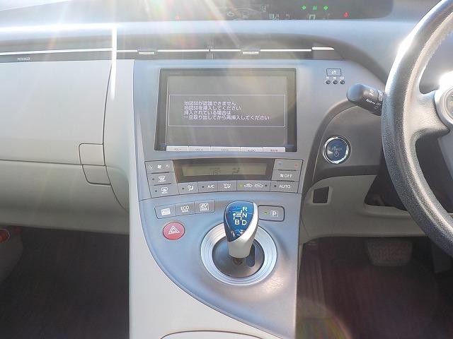 プリウス Ｓ　☆禁煙車☆ナビ☆ＥＴＣ☆バックカメラ☆　８インチナビ☆Ｂｌｕｅｔｏｏｔｈ☆バックカメラ☆フルセグＴＶ☆ＣＤ・ＤＶＤ・ＳＤ再生☆音楽録音☆ステアリモコン☆ビルトインＥＴＣ☆純正１５インチＡＷ☆キセノンオートライト☆クリアランスソナー☆試乗ＯＫ（21枚目）