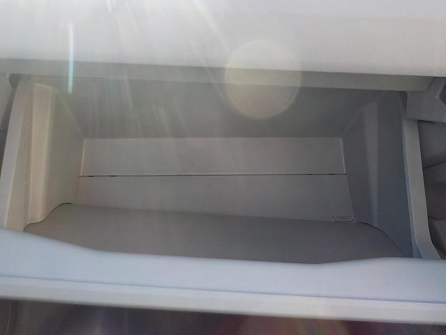 プリウス Ｓ　☆禁煙車☆ナビ☆ＥＴＣ☆バックカメラ☆　８インチナビ☆Ｂｌｕｅｔｏｏｔｈ☆バックカメラ☆フルセグＴＶ☆ＣＤ・ＤＶＤ・ＳＤ再生☆音楽録音☆ステアリモコン☆ビルトインＥＴＣ☆純正１５インチＡＷ☆キセノンオートライト☆クリアランスソナー☆試乗ＯＫ（48枚目）