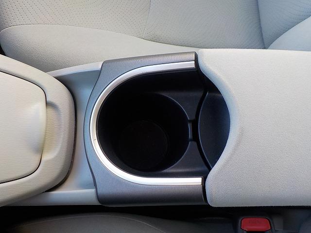 プリウス Ｓ　☆禁煙車☆ナビ☆ＥＴＣ☆バックカメラ☆　８インチナビ☆Ｂｌｕｅｔｏｏｔｈ☆バックカメラ☆フルセグＴＶ☆ＣＤ・ＤＶＤ・ＳＤ再生☆音楽録音☆ステアリモコン☆ビルトインＥＴＣ☆純正１５インチＡＷ☆キセノンオートライト☆クリアランスソナー☆試乗ＯＫ（51枚目）