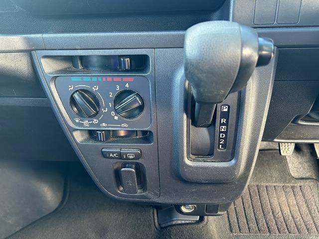 ピクシスバン クルーズターボＳＡ３☆ナビＥＴＣ☆走行４．３万☆試乗出来ます　ターボ☆軽減ブレーキ☆ナビ☆バックカメラ☆Ｂｌｕｅｔｏｏｔｈ☆ＥＴＣ☆電動格納ドアミラー☆スマートキー☆プッシュスタート☆コーナーソナー☆ＬＥＤライト☆オーバーヘッドシェルフ☆走行４．３万ｋ☆試乗ＯＫ（22枚目）