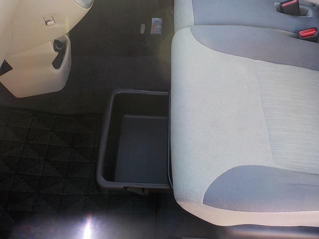 ���x���������[���ł��l���̕��́A�����ȎԌ��p�b�N�̂��_��ŁA�����N���R�D�X���������p���������܂��B����̎Ԍ���s�A�G���W���I�C�������R�񂪖����A�����R�[�e�B���O�Ȃǂ��t�������������v�����ł��B