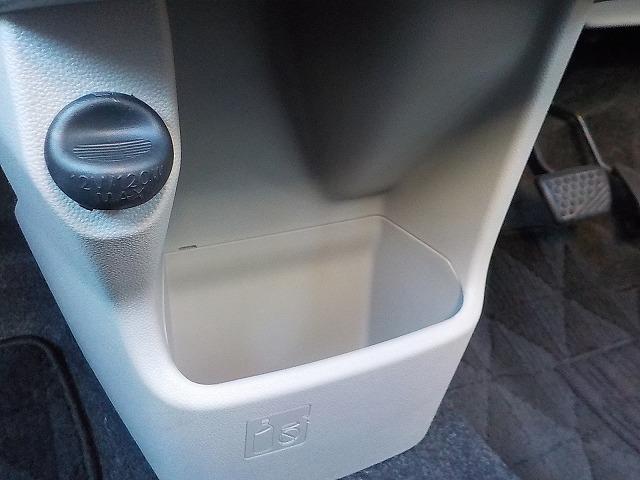 ���x���������[���ł��l���̕��́A�����ȎԌ��p�b�N�̂��_��ŁA�����N���R�D�X���������p���������܂��B����̎Ԍ���s�A�G���W���I�C�������R�񂪖����A�����R�[�e�B���O�Ȃǂ��t�������������v�����ł��B