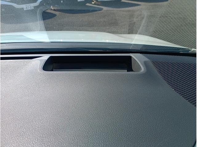 カローラツーリング ハイブリッド　ダブルバイビー☆ＴＲＤエアロ☆ナビＴＶ☆ＥＴＣ　ＴＲＤエアロ　純正ナビ　フルセグＴＶ　Ｂｌｕｅｔｏｏｔｈ　バックカメラ　ＥＴＣ　ハーフレザーシート　シートヒーター　ステアリングヒーター　前後ドラレコ　デンシパーキング　トヨタセーフティセンス　禁煙車（68枚目）