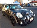 ＭＩＮＩ クーパーＳＤ☆革調シートカバー☆修復無し☆禁煙車☆　メーカーナビ・ＭＩＮＩＭＡＸヴィンテージＦａｃｅメーター・ミラー内臓ＥＴＣ・レザー調ブルーカラーシートカバー・１７インチブラックホイール・メーター改ざんの流通歴ありますが車検証上は改ざんになりません。（4枚目）