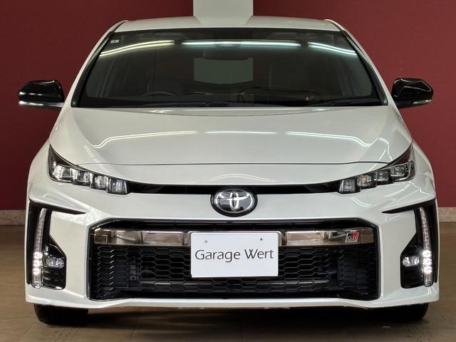 プリウスＰＨＶ Ｓ　ＧＲスポーツ　トヨタセーフティセンス・ハーフレザーシート・シートヒーター・地デジ付き純正ナビ・バックカメラ・スマートキー・１８インチアルミ・ＥＴＣ２．０・ＬＥＤヘッドライト（2枚目）