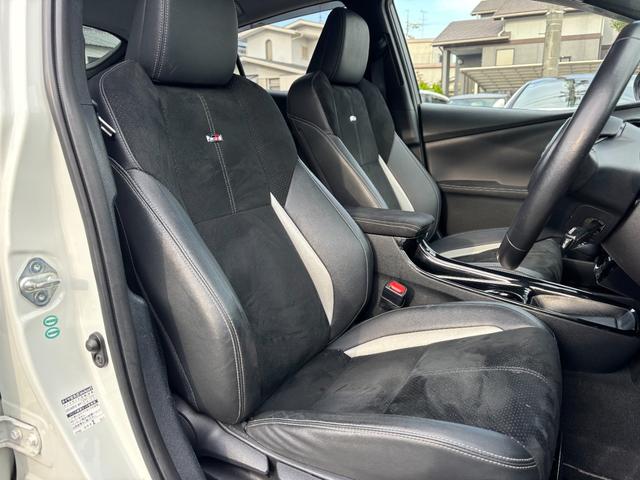 プリウスＰＨＶ Ｓ　ＧＲスポーツ　トヨタセーフティセンス・ハーフレザーシート・シートヒーター・地デジ付き純正ナビ・バックカメラ・スマートキー・１８インチアルミ・ＥＴＣ２．０・ＬＥＤヘッドライト（14枚目）