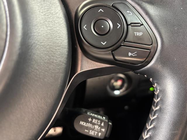 プリウスＰＨＶ Ｓ　ＧＲスポーツ　トヨタセーフティセンス・ハーフレザーシート・シートヒーター・地デジ付き純正ナビ・バックカメラ・スマートキー・１８インチアルミ・ＥＴＣ２．０・ＬＥＤヘッドライト（34枚目）