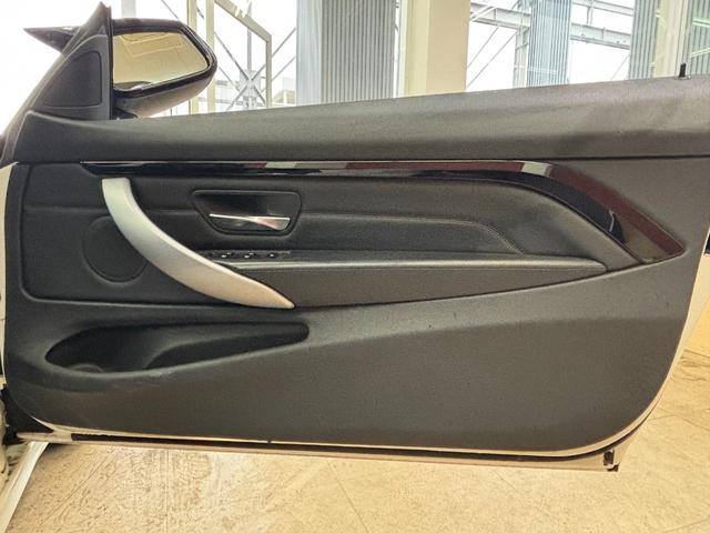 ４シリーズ ４３５ｉカブリオレ　Ｍスポーツ　ＡＣＣ・衝突軽減ブレーキ・レーンアシスト・黒革シート・カープレイ対応後期ＭＩＮＩ用ＮＢＴＥＶＯナビ・バックカメラ・ＨＵＤ・社外２０インチアルミ・社外マフラー・ＥＴＣ・ＬＥＤヘッドライト（36枚目）