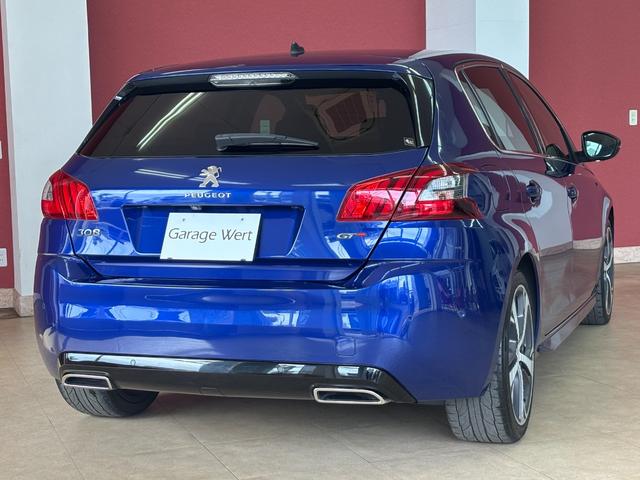 全方位カメラ装着車ですのでバック走行が苦手な方でも安心です。