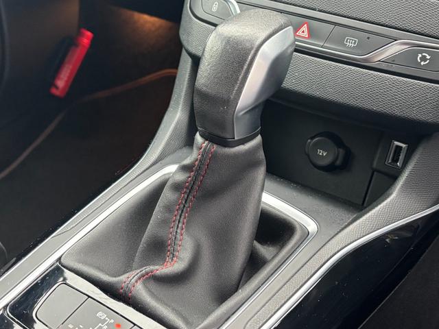 マニュアルモード付きですのでスポーツ走行も楽しめます。