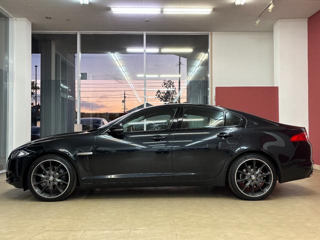 ＸＦ ブラックパックリミテッド　１００台限定車・ブラックパック・ブラックパック専用２０インチアルミ・黒革シート・地デジ付き純正ナビ・バックカメラ・スマートキー・ＥＴＣ・ＨＩＤライト（5枚目）